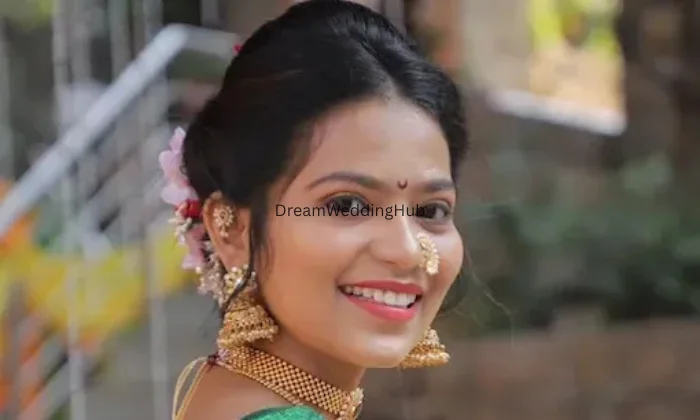 R Aura salon by MUA Bhavana Patil